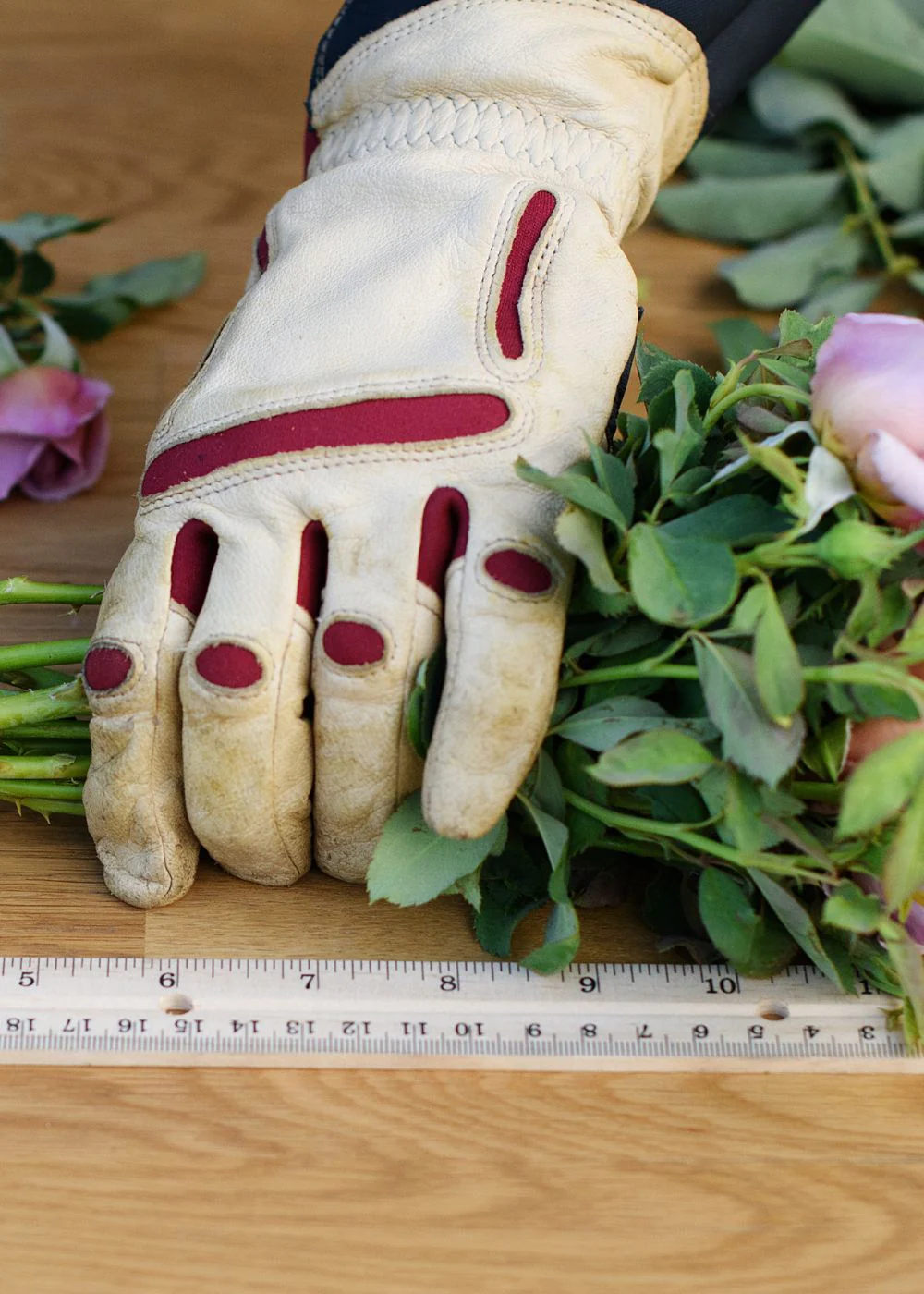 Women's Leather Rose Gauntlet Gardening Gloves - Image 4