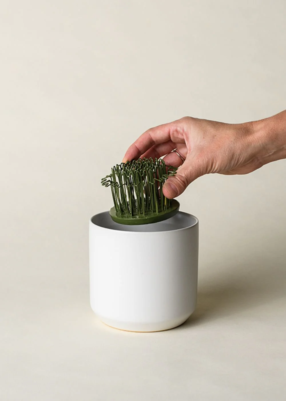 The Hairpin Flower Frog Holder - Image 3